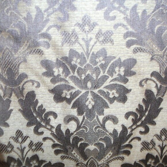 Set (2) Curtain panel drapes 84" x 53.5" - Picture 6 of 9